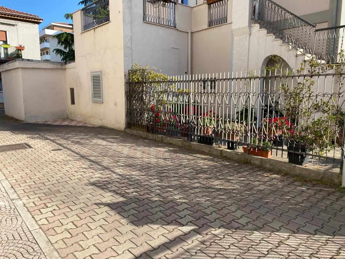 Apartamento Westhouse Pescara Exterior foto